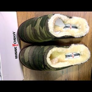 Camo Minnetonka slippers, brand new